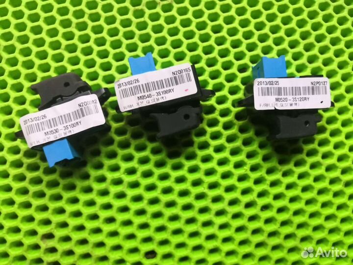 Кнопка стеклоподьемника Хюндай Соната 6