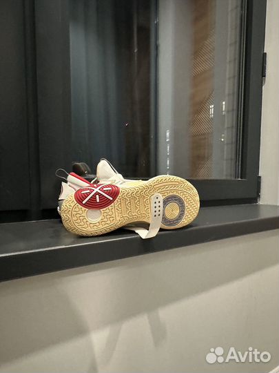 Баскетбольные кроссовки li ning