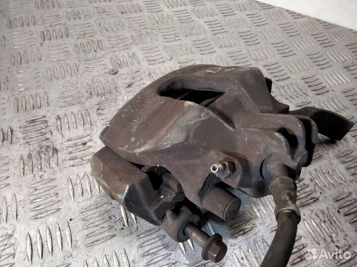 Суппорт передний левый Volvo S60 2000-2004