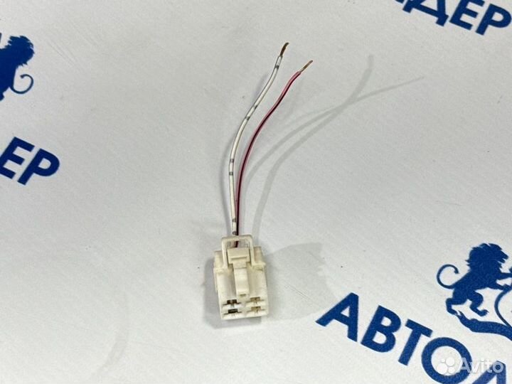 Разьем фишка активатора замка багажника Nissan