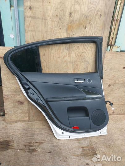 Дверь задняя левая Lexus GS 3 рест. URS190