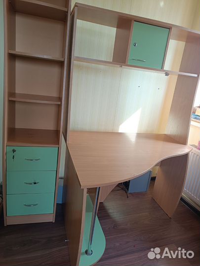 Компьютерный стол+ стеллаж