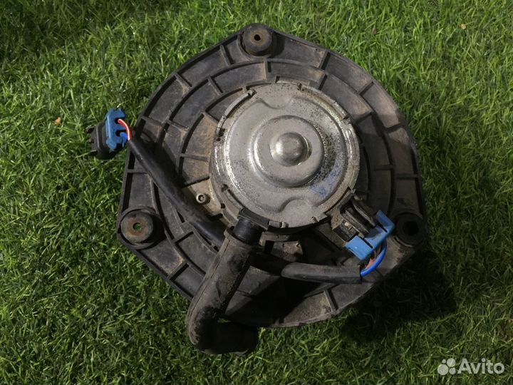 Моторчик отопителя Chevrolet Niva