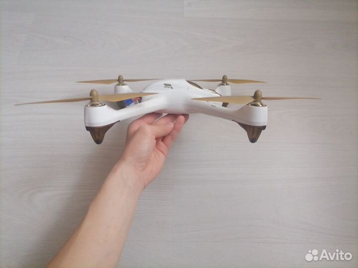 Квадрокоптер hubsan h501s