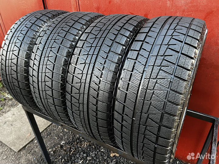 Bridgestone Blizzak Revo GZ 225/55 R17 97S