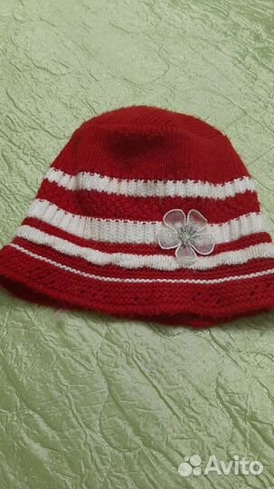 Вязанная шапочка шляпка на девочку