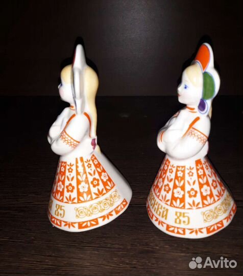 Фарфоровые статуэтки Девочки с голубем