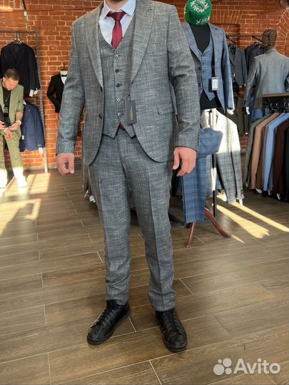 Мужской костюм тройка