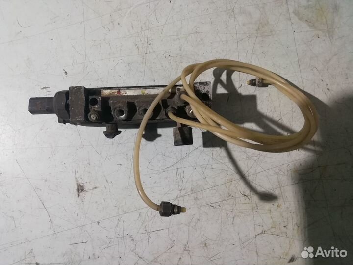 Блок клапанов пневмоподвески Mercedes W220