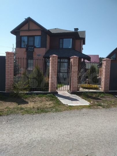 Коттедж 166 м² на участке 10 сот.