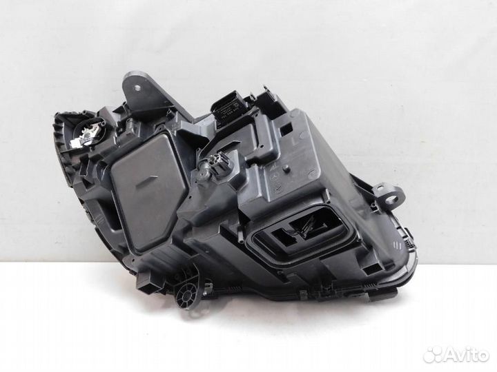 Фара левая Mercedes-Benz C-Class