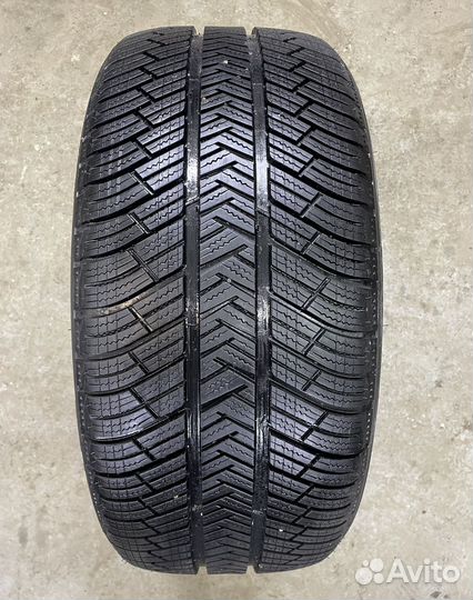 Ecovision W-686 245/45 R19