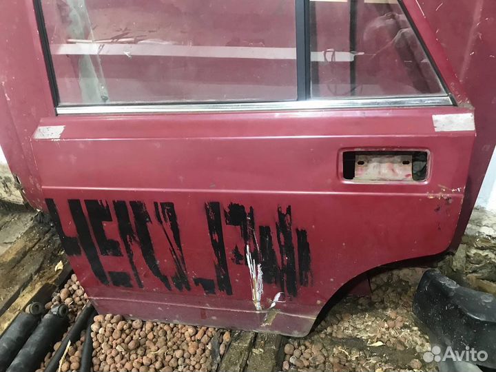 Задняя дверь левая от 2105