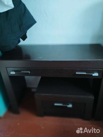 Стол туалетный и тумба