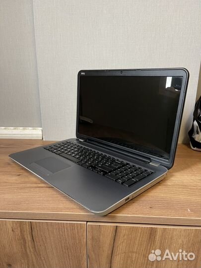 Мощный игровой ноутбук Dell 17.3