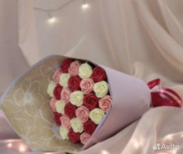 Сладкие букеты из шоколада и клубники