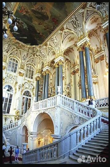 Полицейский по охране Государственного Эрмитажа