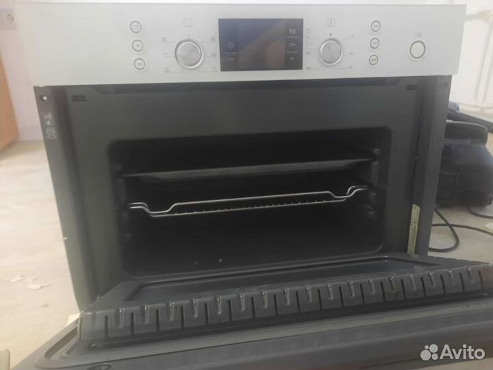 Духовой шкаф с свч Bosch