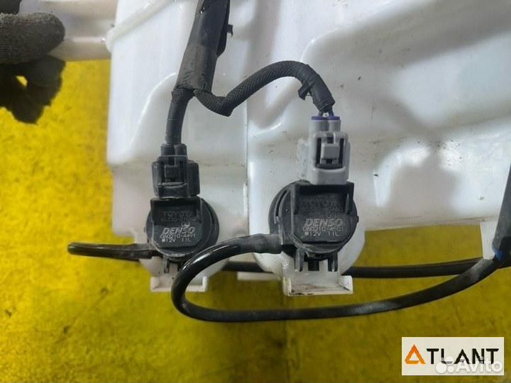 Бачок стеклоомывателя toyota prius