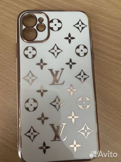 Чехол на iPhone 11