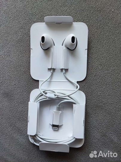 Наушники для iPhone проводные