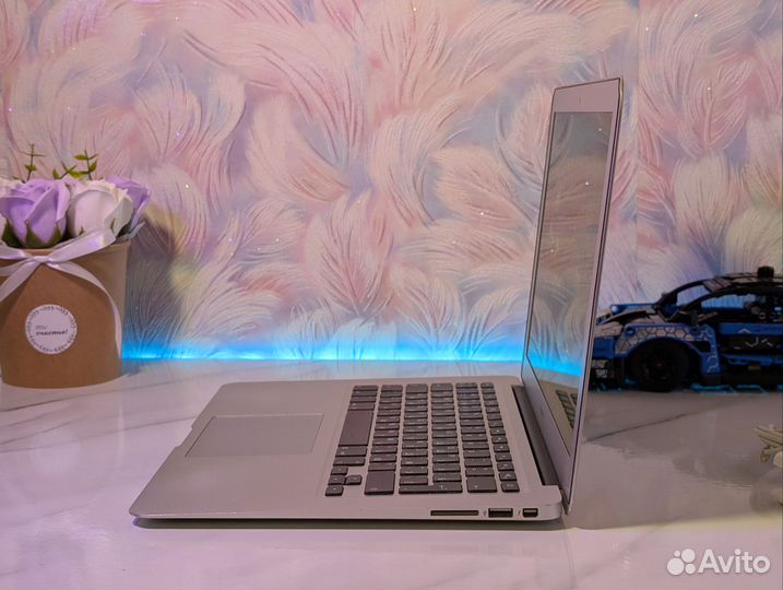 Macbook Air 13 2017 8озу 256SSD