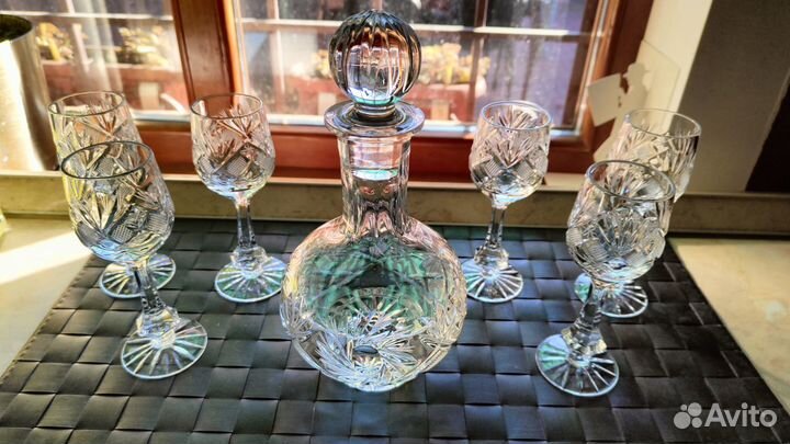 Графин хрустальный + 6 рюмок