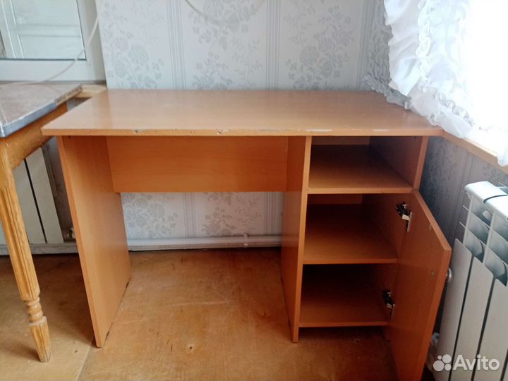 Письменный стол