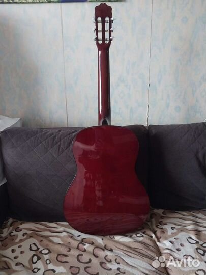 Акустическая гитара