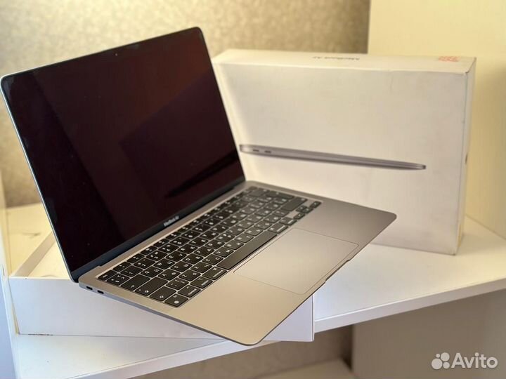 Apple MacBook air 13 2020 m1 8gb 256 / АКБ 100%