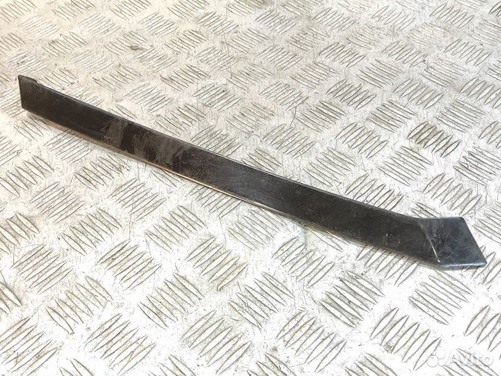 Молдинг крыла заднего левый E 124