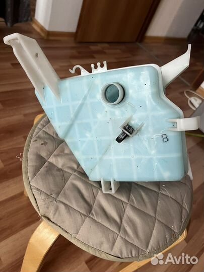 Бачок омывателя Toyota Auris 2007