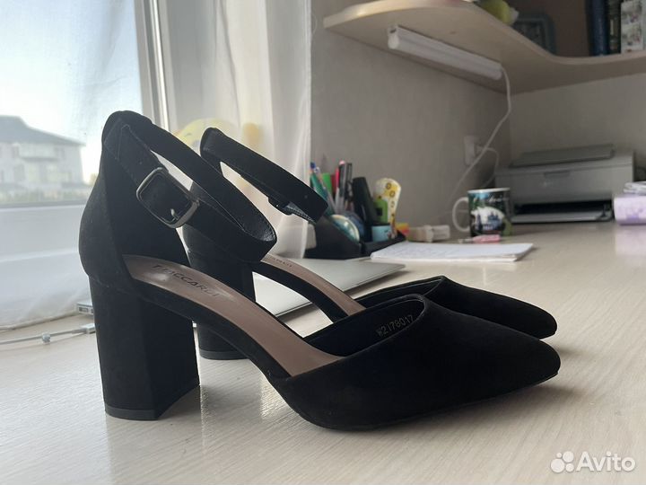 Туфли на каблуке