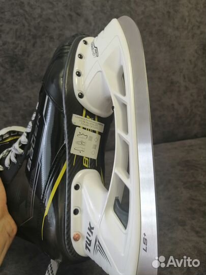 Продам профессиональные хоккейные коньки