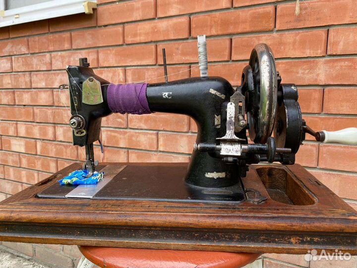 Швейная машинка зингер ручная