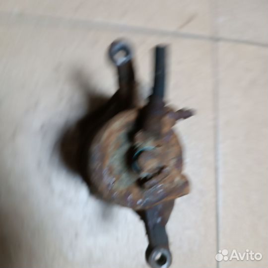 Суппорт передний правый subaru legacy 2