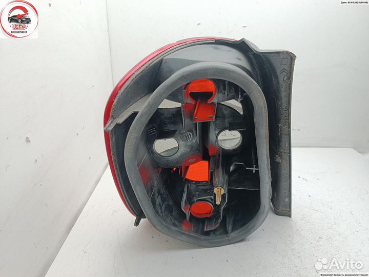 Фонарь задний правый б/у Citroen Xsara 9632645877