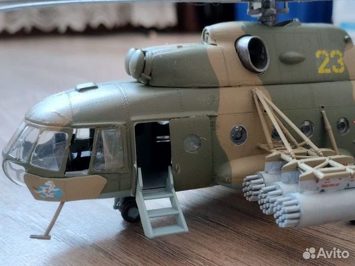 Коллекционная модель вертолета Ми-8мт