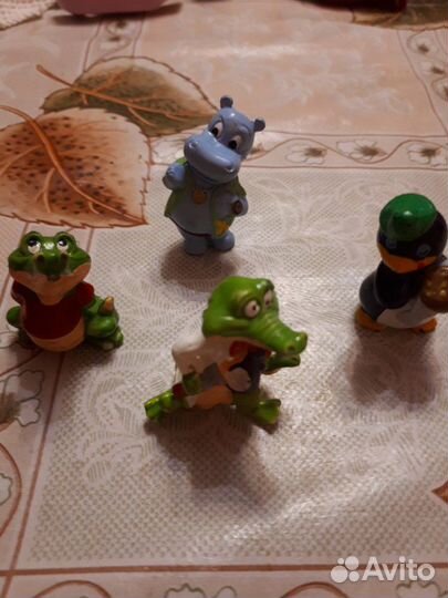 Игрушки из киндер сюрпризов 90г