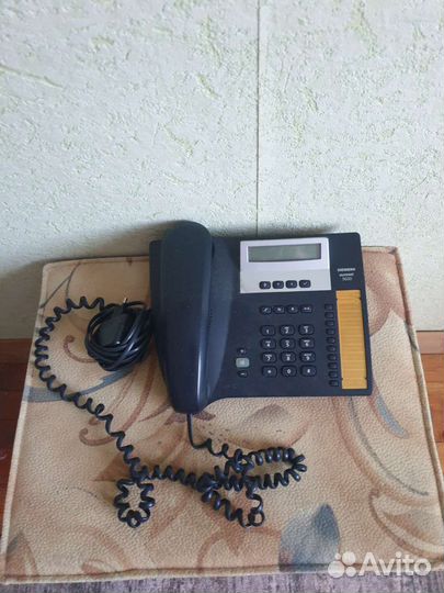 Телефоны рабочие. Для интерьера подойдет