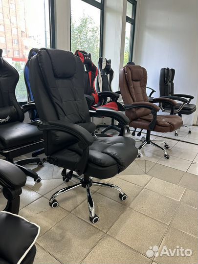 Офисное кресло