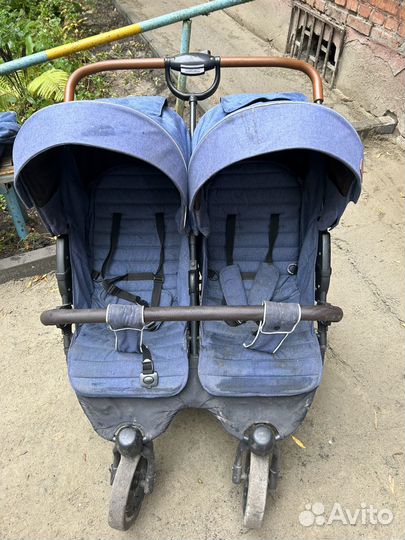 Коляска для двойни