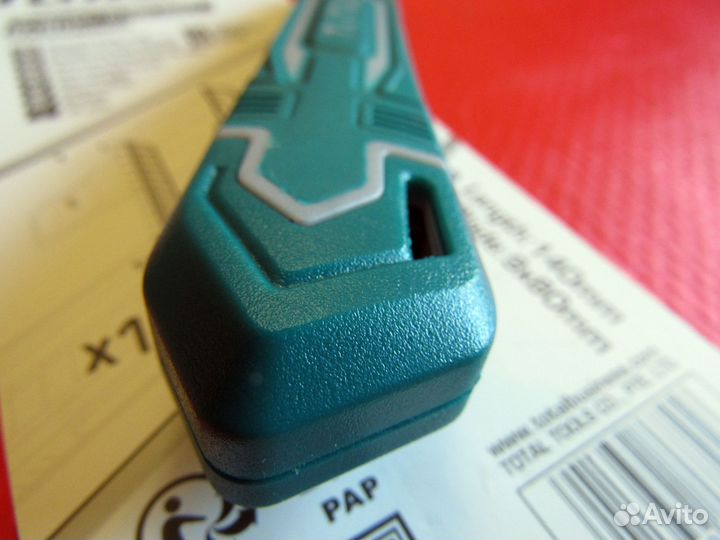 Канцелярский нож Total