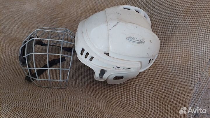 Хоккейный шлем детский, хоккейная клюшка