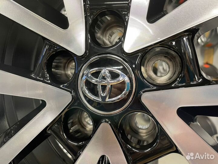 Диски R18 на Toyota Lexus