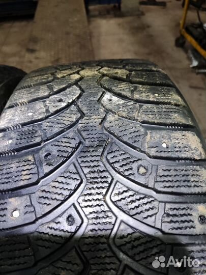 Bridgestone Blizzak Spike-01 205/55 R16