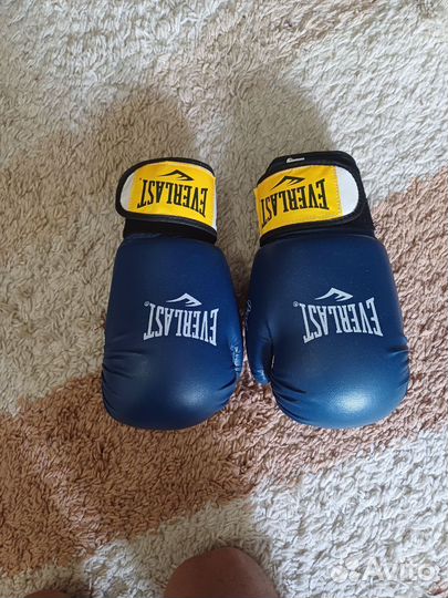 Боксерские перчатки 12 oz everlast