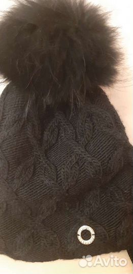 Новенькие теплые фирменые шапки