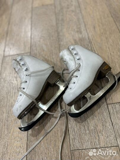 Коньки фигурные runa 28