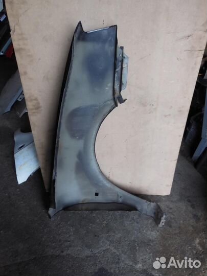 Крыло переднее левое Renault 19